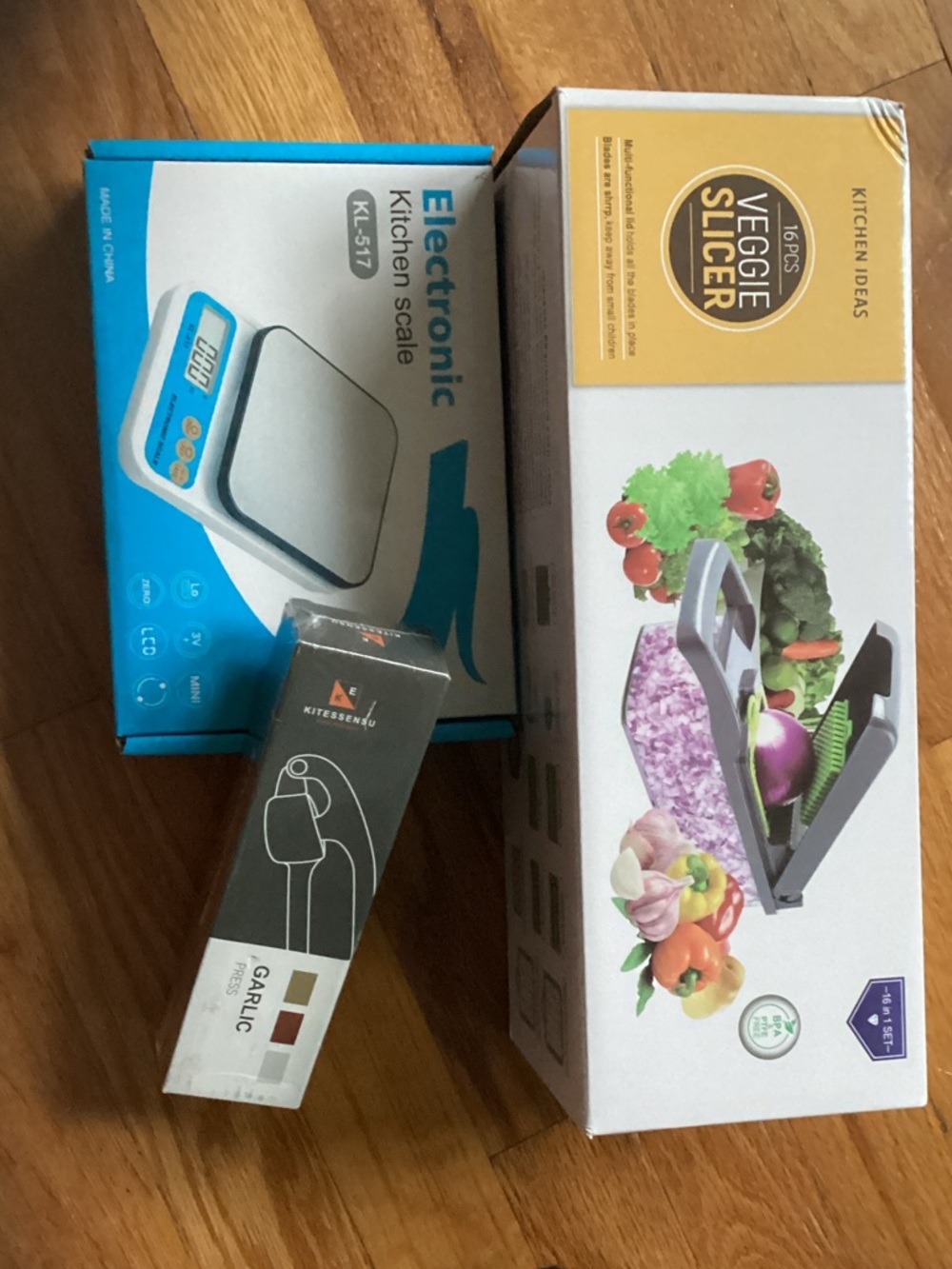 Package deal veggie slicer/scale/garlic press